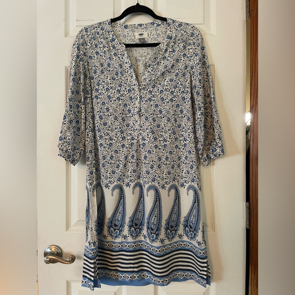 Old Navy White and Blue Paisley Border Tunic